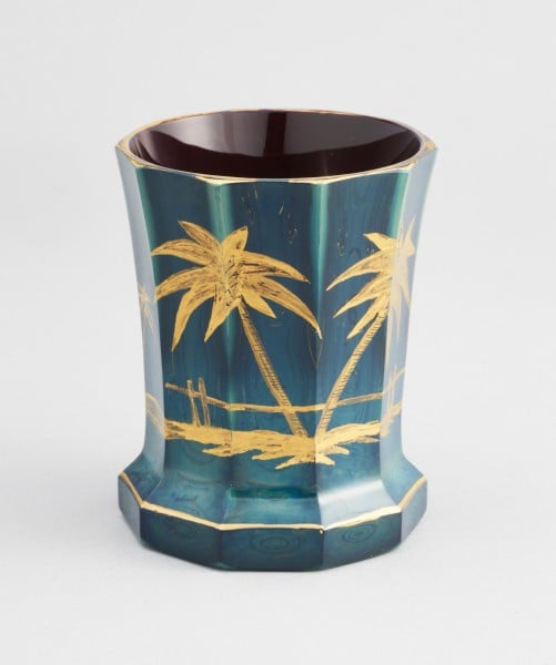Steinglasbecher mit Chinoiserien