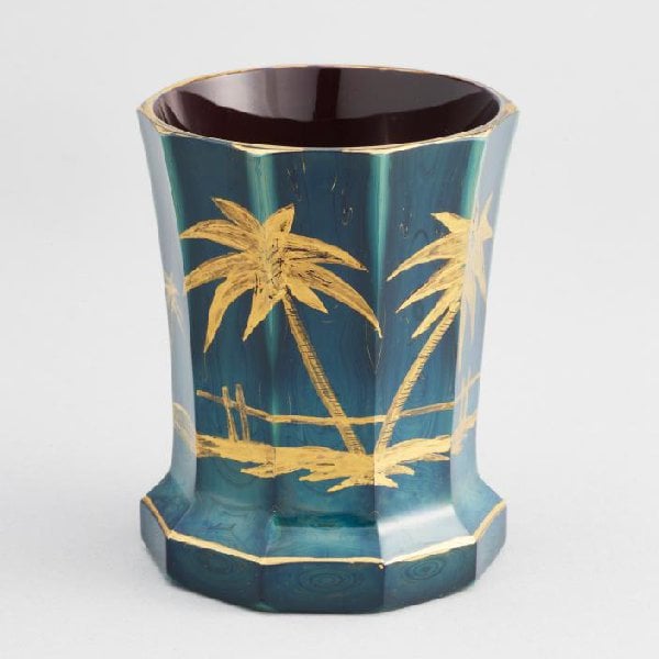Steinglasbecher mit Chinoiserien