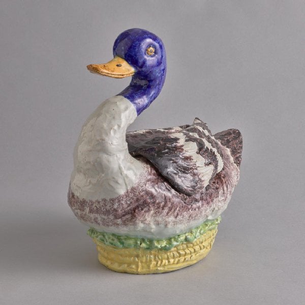 Deckelschüssel in Form einer Ente